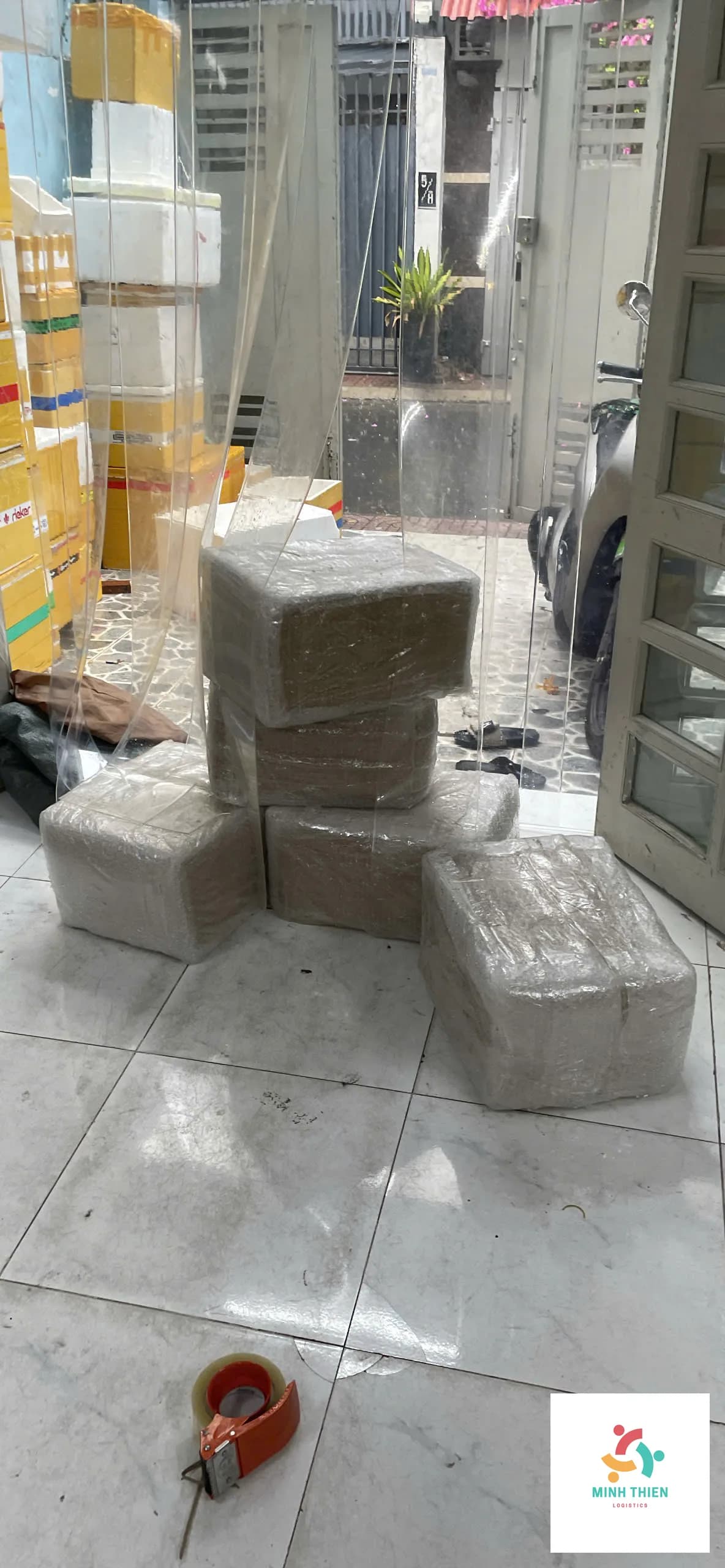 Gửi hàng đi Hàn Quốc đường biển: Quy trình hải quan và bảng giá LCL/FCL