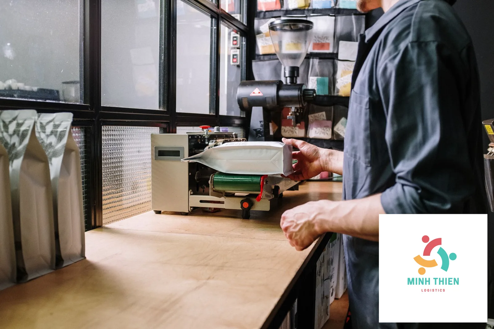 Gửi trà đi Thái Lan: Thủ tục hải quan và kinh nghiệm vận chuyển