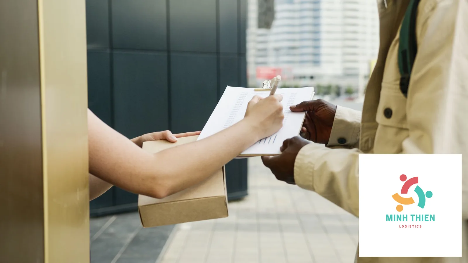 Gửi hàng đi Malaysia từ miền tây: Thủ tục hải quan và đóng gói chuẩn